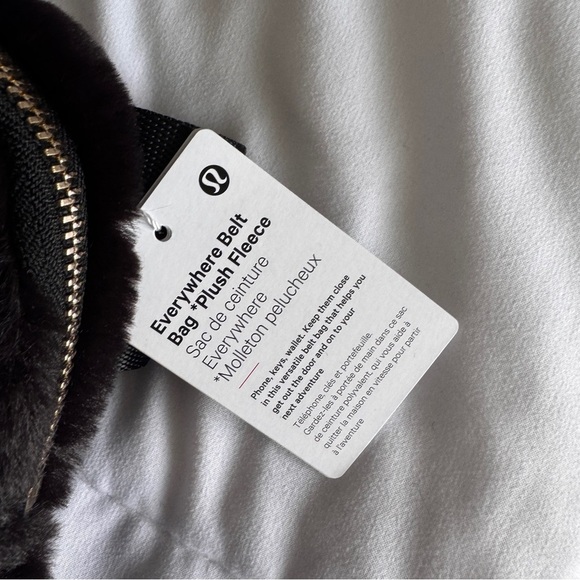 Everywhere Belt Bag Plush Fleece - Black Gold - Picture 5 of 7